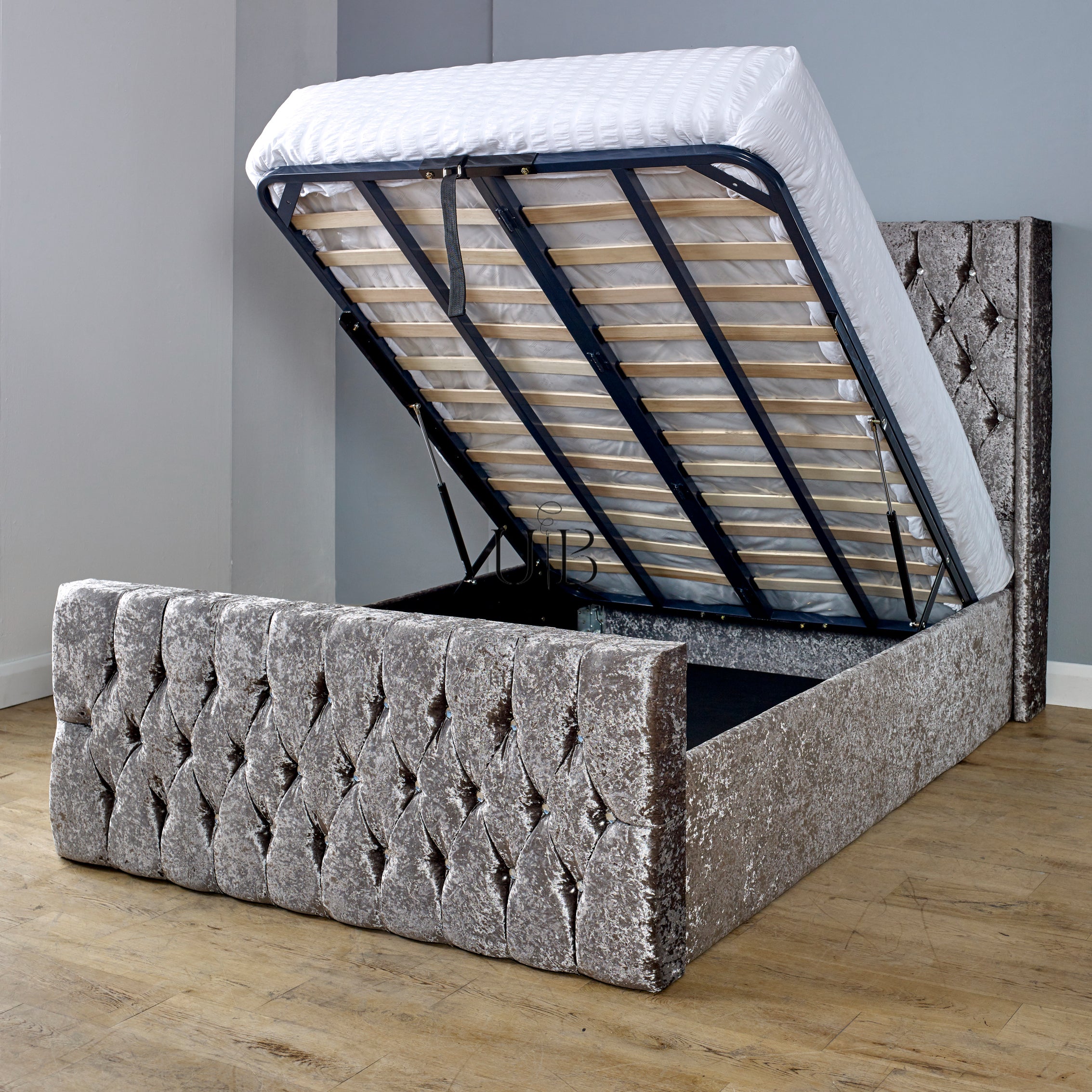 Stratford Winged Ottoman Bed