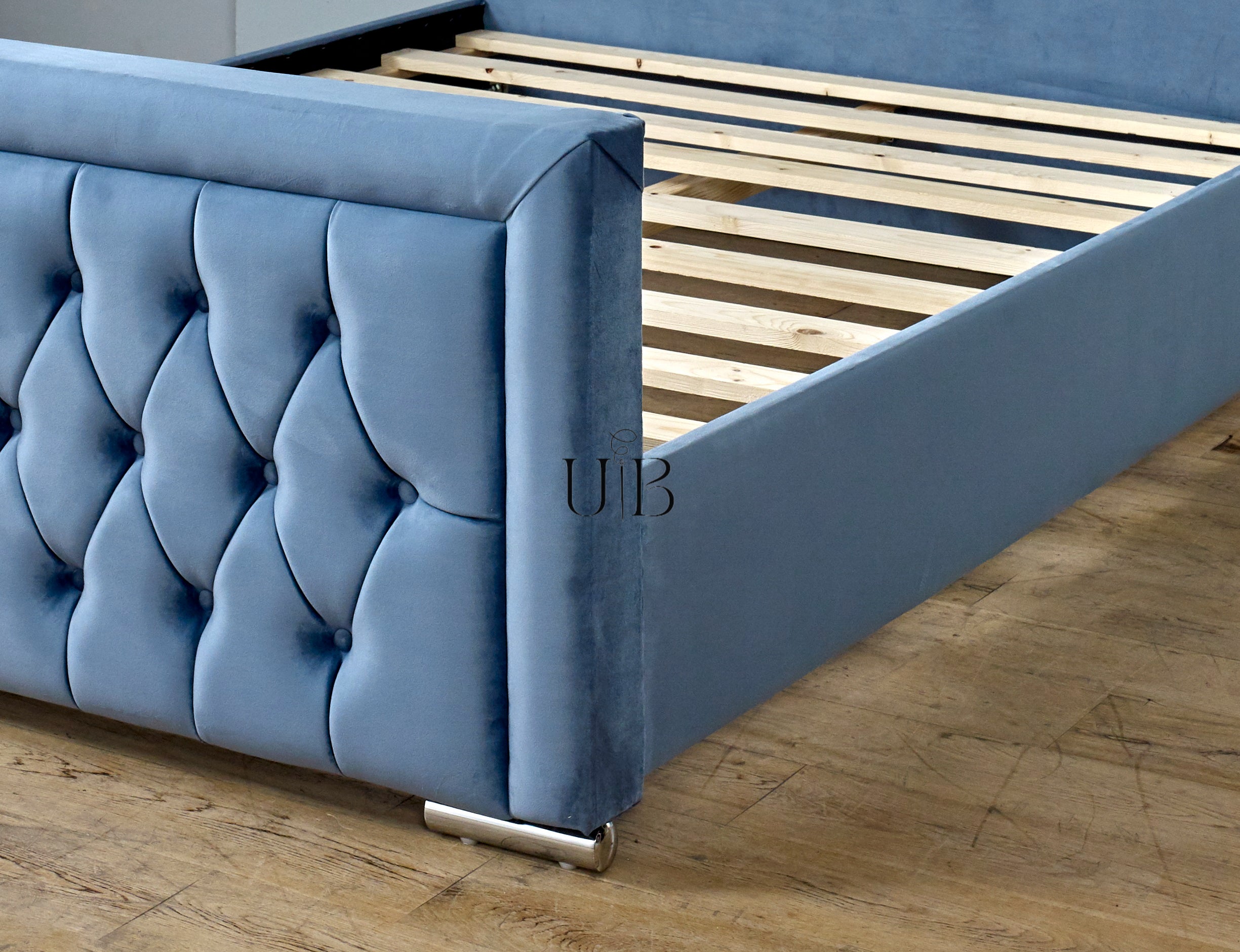 Luxe Tufted Ottoman Bed