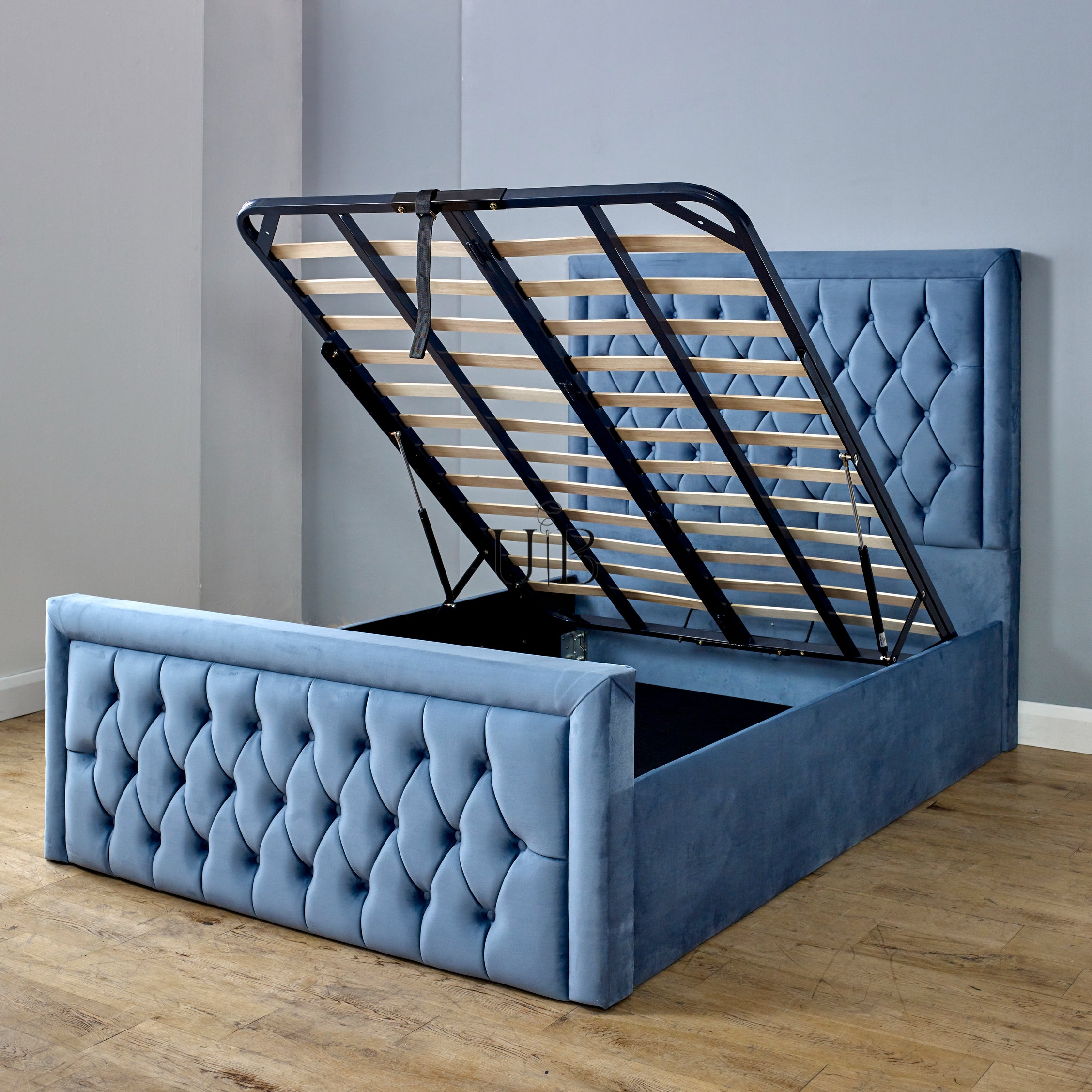 Luxe Tufted Ottoman Bed