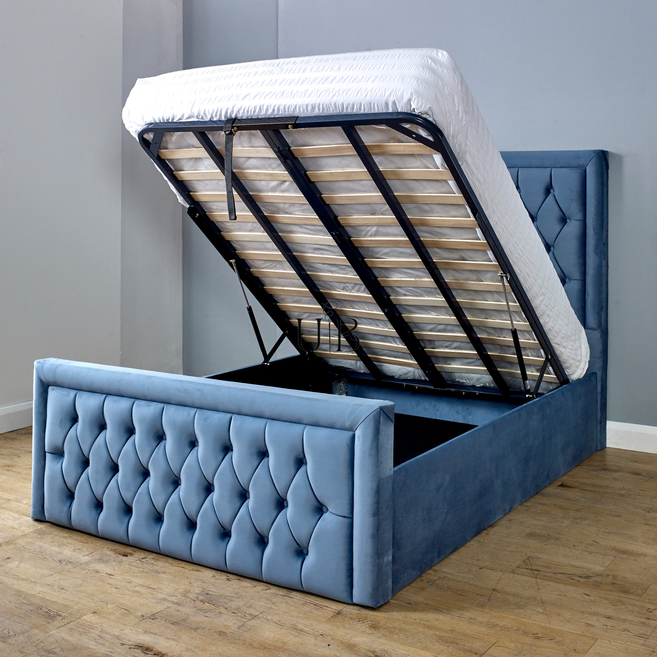 Luxe Tufted Ottoman Bed